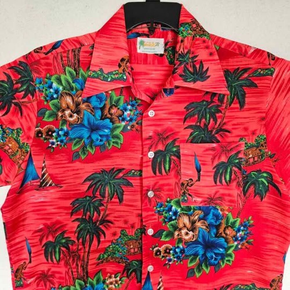 Vintage WAIKIKI 76 Red Native Hawaiian Shirt size Large